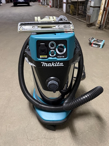 MAKITA VC3211MX1 ASPIRATOR 1050W 32L 2 Bucata