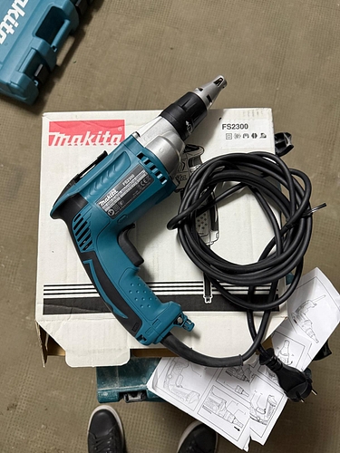 MAKITA FS2300 MAS INSURUBAT 570W
