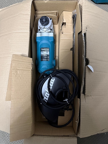 MAKITA GA9050 POLIZOR UNGHIUL 2000W 230MM 2 Bucata