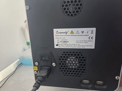Analizator automatic chimica veterinara