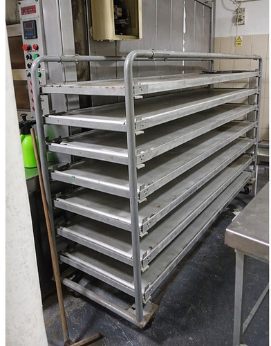 Carucior paine cu 8 rafturi cu tavi 2 BUC