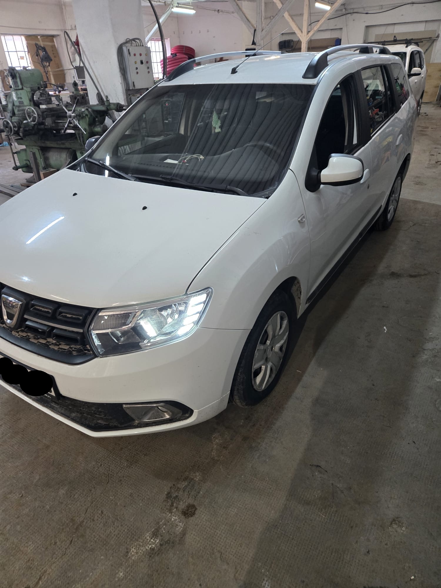 Autoturism marca DACIA model LOGAN culoare alb