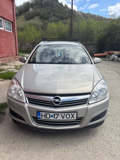 Autoturism marca Opel model Astra Classic ll Caravan culoare Gri