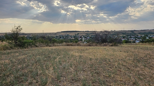 Cota de 3/8 din Teren intravilan,  in suprafata de 881 mp, situat in loc. Brebeni, jud Olt