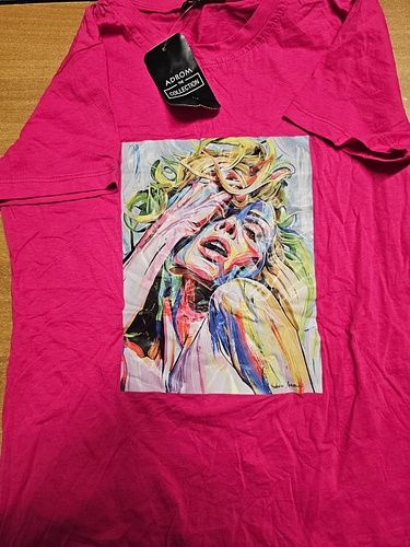 Tricou