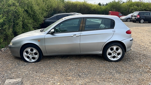 Autoturism Alfa Romeo 147 1.9 JTD 8V M-Jet - BN 331 XW