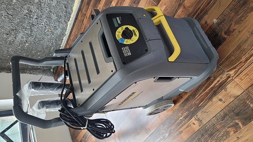 Aspirator cu abur KARCHER