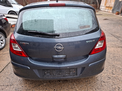 Autoturism marca OPEL model CORSA culoare ALBASTRU