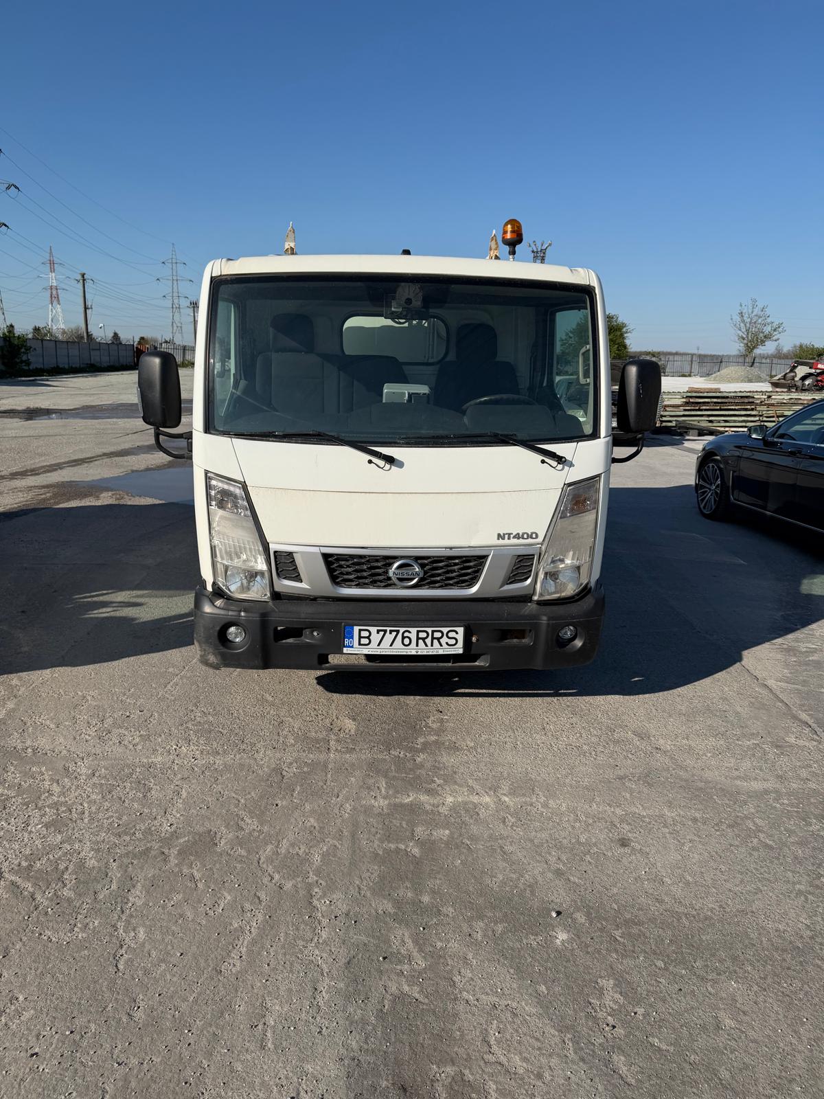 Autospeciala marca NISSAN F241 model NISSAN F241 culoare ALB