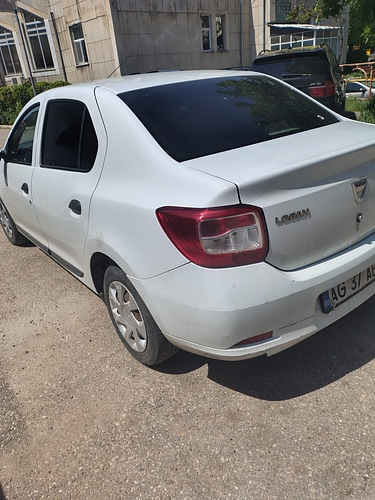 Autoturism marca Dacia model Logan culoare Alb