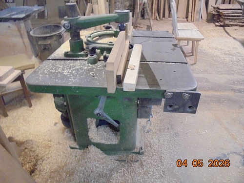 masina_frezat_anton_bruch_lateral