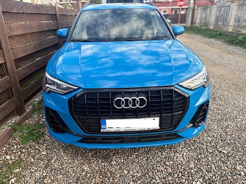 Autoturism marca Audi model Q3 culoare Albastru