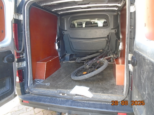 Duba marca RENAULT model TRAFIC