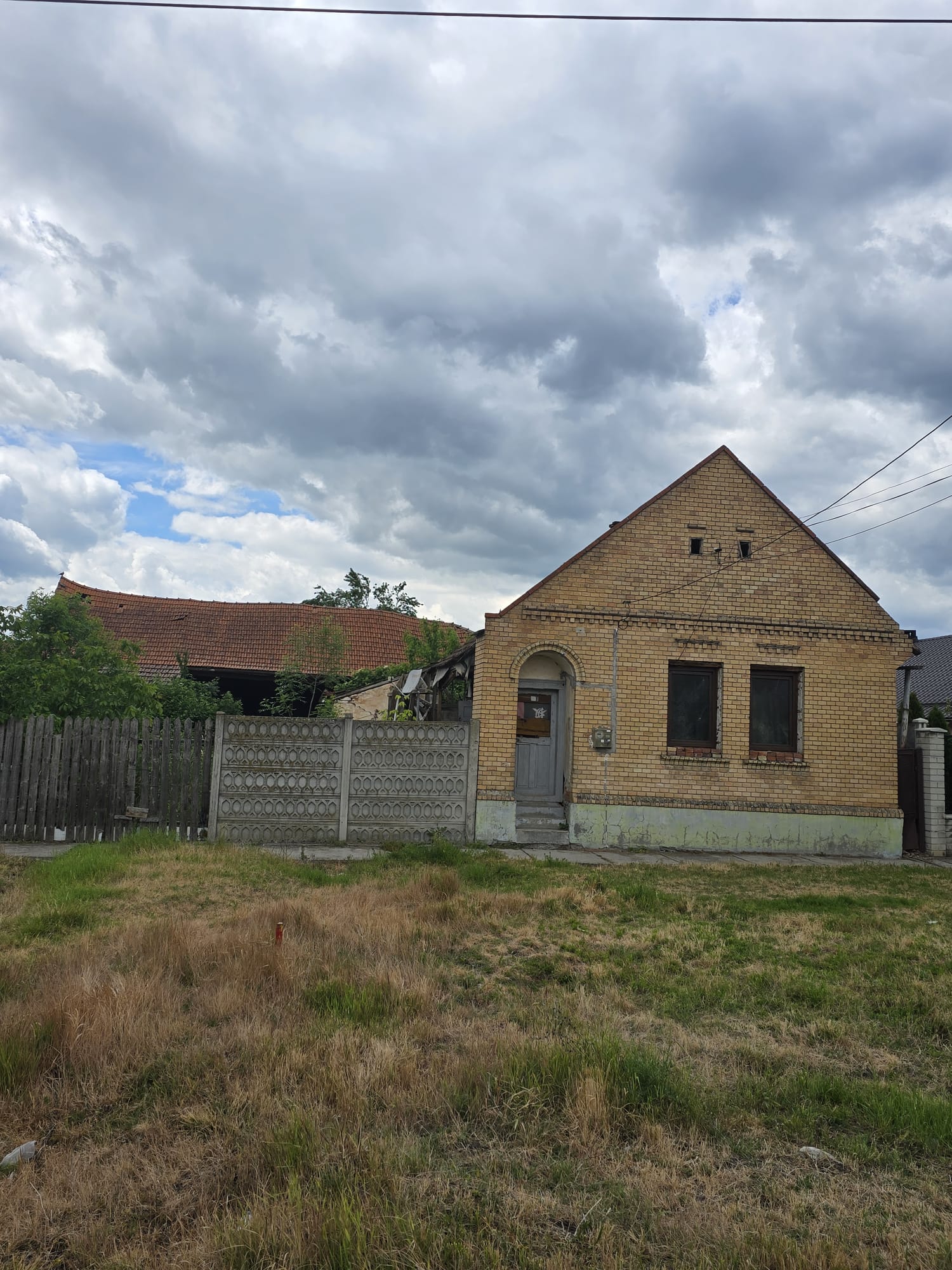 poza 2 - faţadă