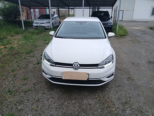 Autoturism marca Volkswagen model Golf culoare Alb