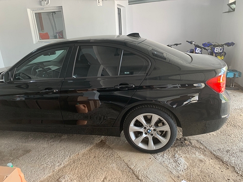 Autoturism marca BMW model 330d culoare Negru