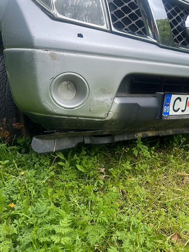 marca NISSAN model D40 culoare GRI