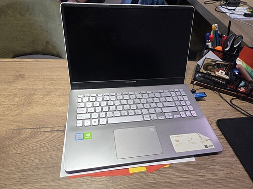 Laptop ASUS OL7DFNGT procesor Intel Core  i5