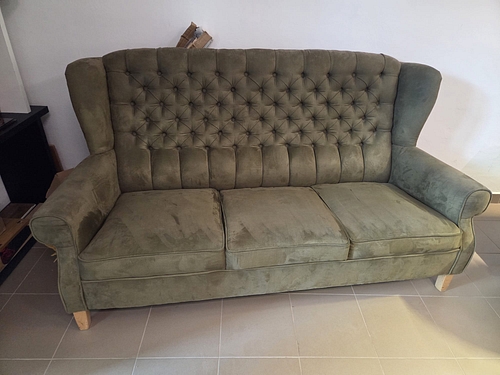 Canapea MADELEY LUX cu 3 locuri acoperita cu material de tip ELEGANT LOOK