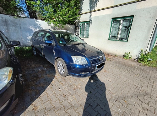 toyota_avensis_fata_lateral_2