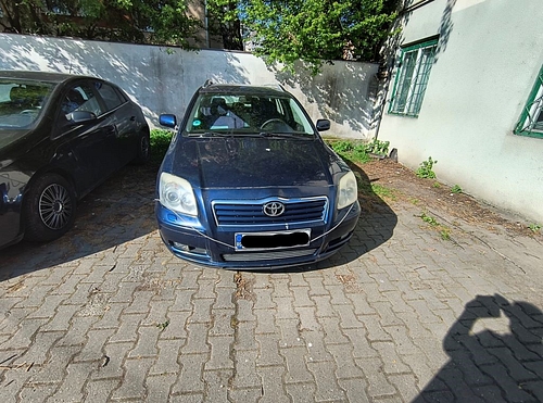 Autoturism marca Toyota model Avensis culoare Albastru