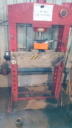 PRESA HIDRAULICA BUCSA ARC CAMIOANE LASER SPRING SUSPENSION HGV
