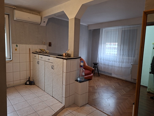 APARTAMENT HOL