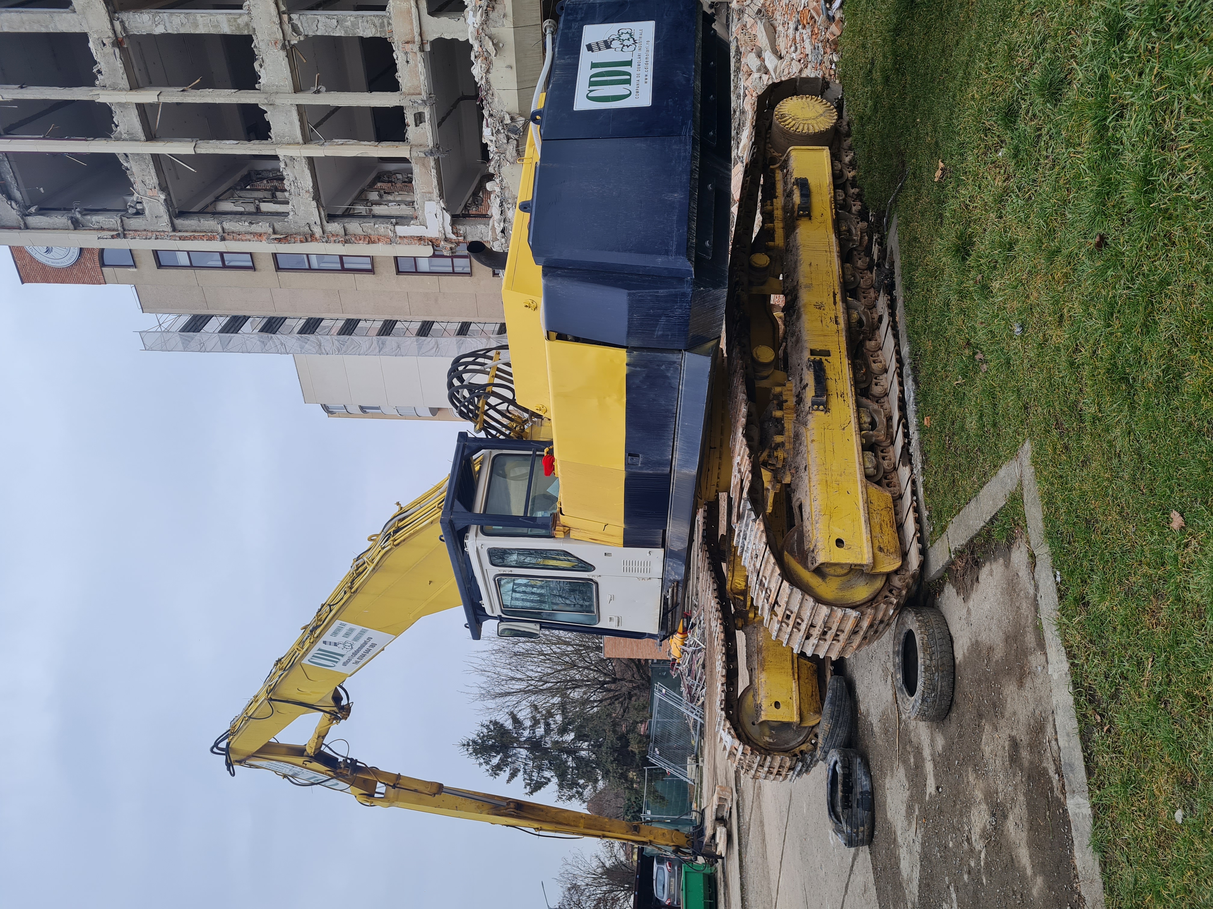 Excavator de demolari KOMATSU PC400LC-5 cu brat lung