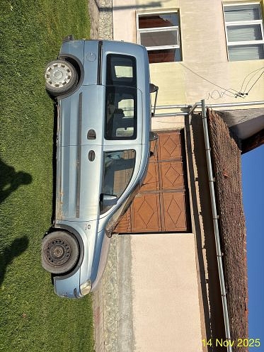 Autoturism marca Opel model Combo culoare Albastru