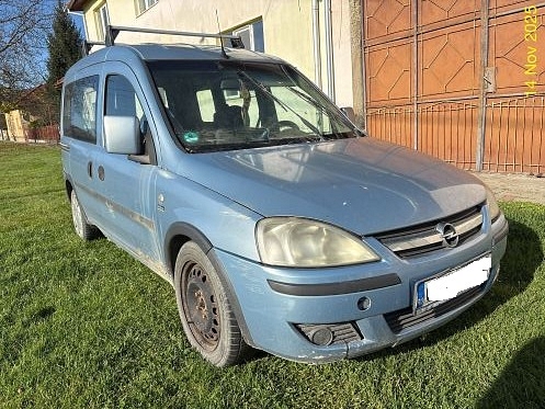 vedere din fata opel