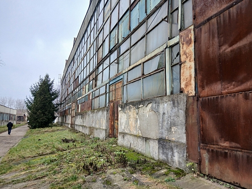 Vedere exterior hala.