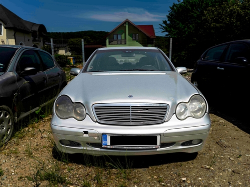 Autoturism marca MERCEDES BENZ model C 220