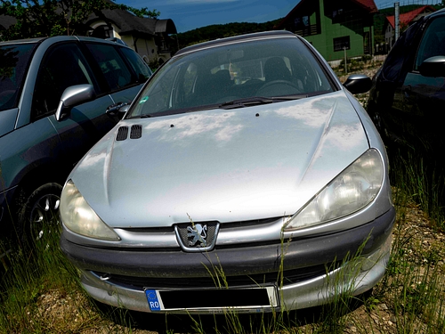 Autoturism marca Peugeot model 206