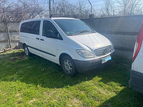 marca MERCEDES BENZ model VITO 109