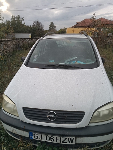 Autoturism marca Opel model Zafira-A culoare Alb