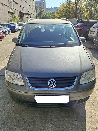 Autoturism marca Volkswagen model TOURAN culoare Gri