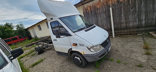 marca Mercedes-Benz model SPRINTER 413 CDI 904