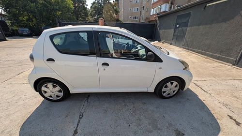 Autoturism marca Toyota culoare Alb