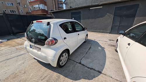 Autoturism marca Toyota culoare Alb