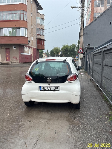 Autoturism marca Toyota culoare Alb