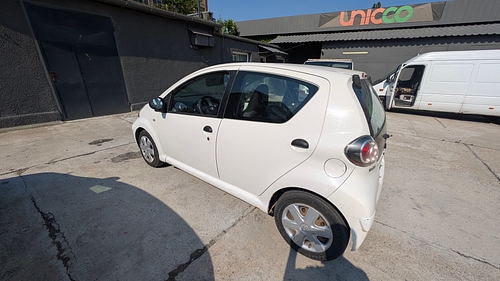 Autoturism marca Toyota culoare Alb