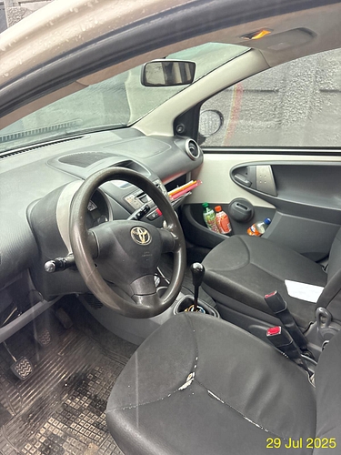 Autoturism marca Toyota culoare Alb