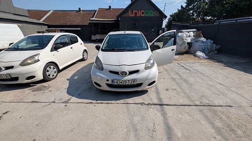 Autoturism marca Toyota culoare Alb