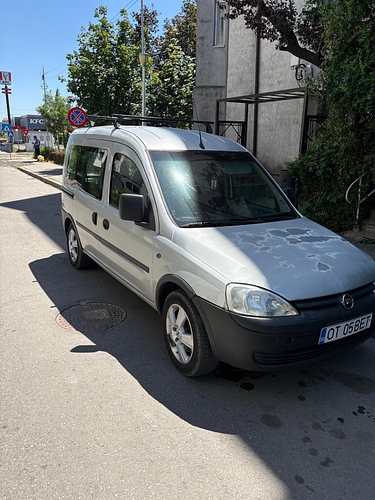 Autoturism marca Opel model Combo
