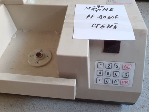 MASINA PENTRU DOZAT CREMA