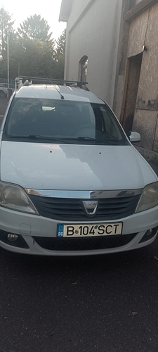 Autoturism marca Dacia model Logan culoare Alb