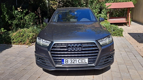 Autoturism marca Audi culoare Gri