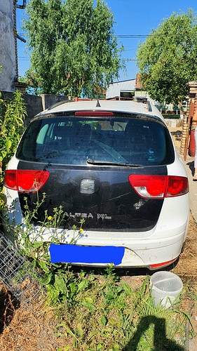 POZĂ DIN SPATE