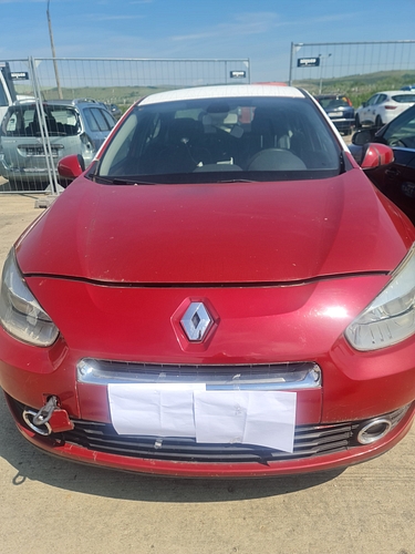 Autoturism marca Renault model Fluence Z.E. Concept culoare Rosu-Alb
