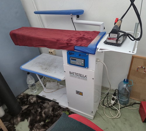 Statie de calcat cu generator de aburi BATTISTELLA